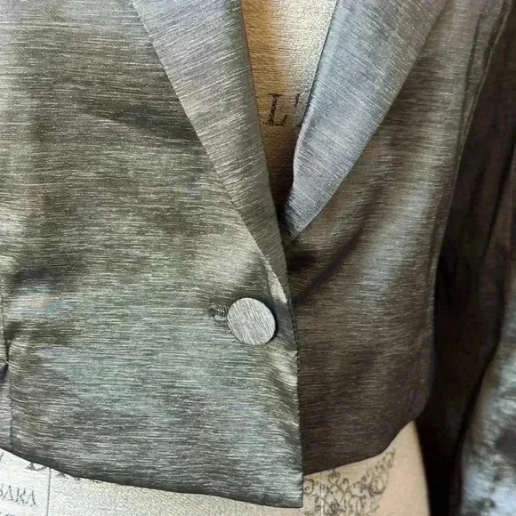 House Of Harlowe 1960 Dark Silver Fitted And Cropped Jacket Medium EUC! - Picture 7 of 10